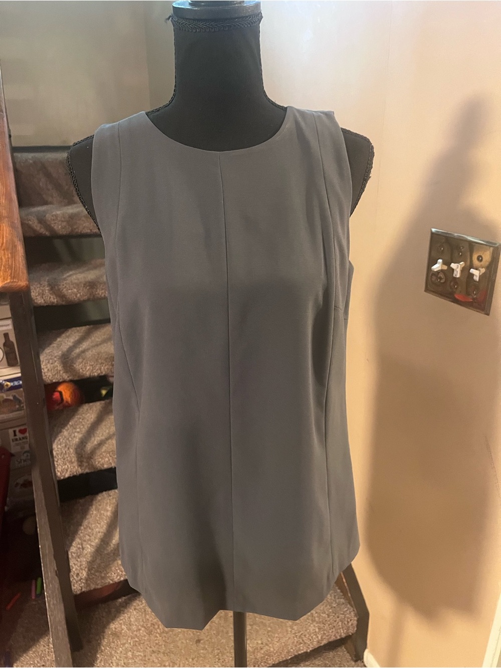 Loft Women’s Size XS Slate Gray Keyhole Back Career Sleeveless Work Blouse